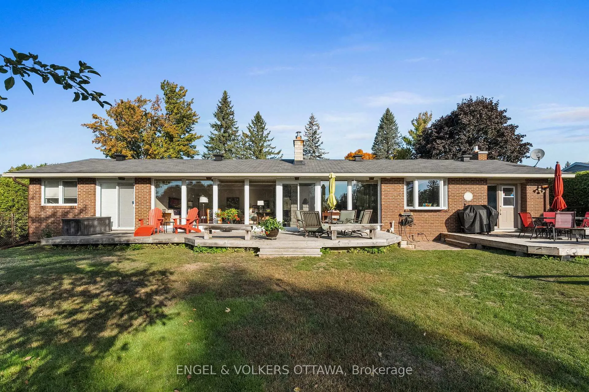 Photo 33 of 1304 Fairway Drive, Ottawa, Manotick South to Roger Stevens — HOMEH