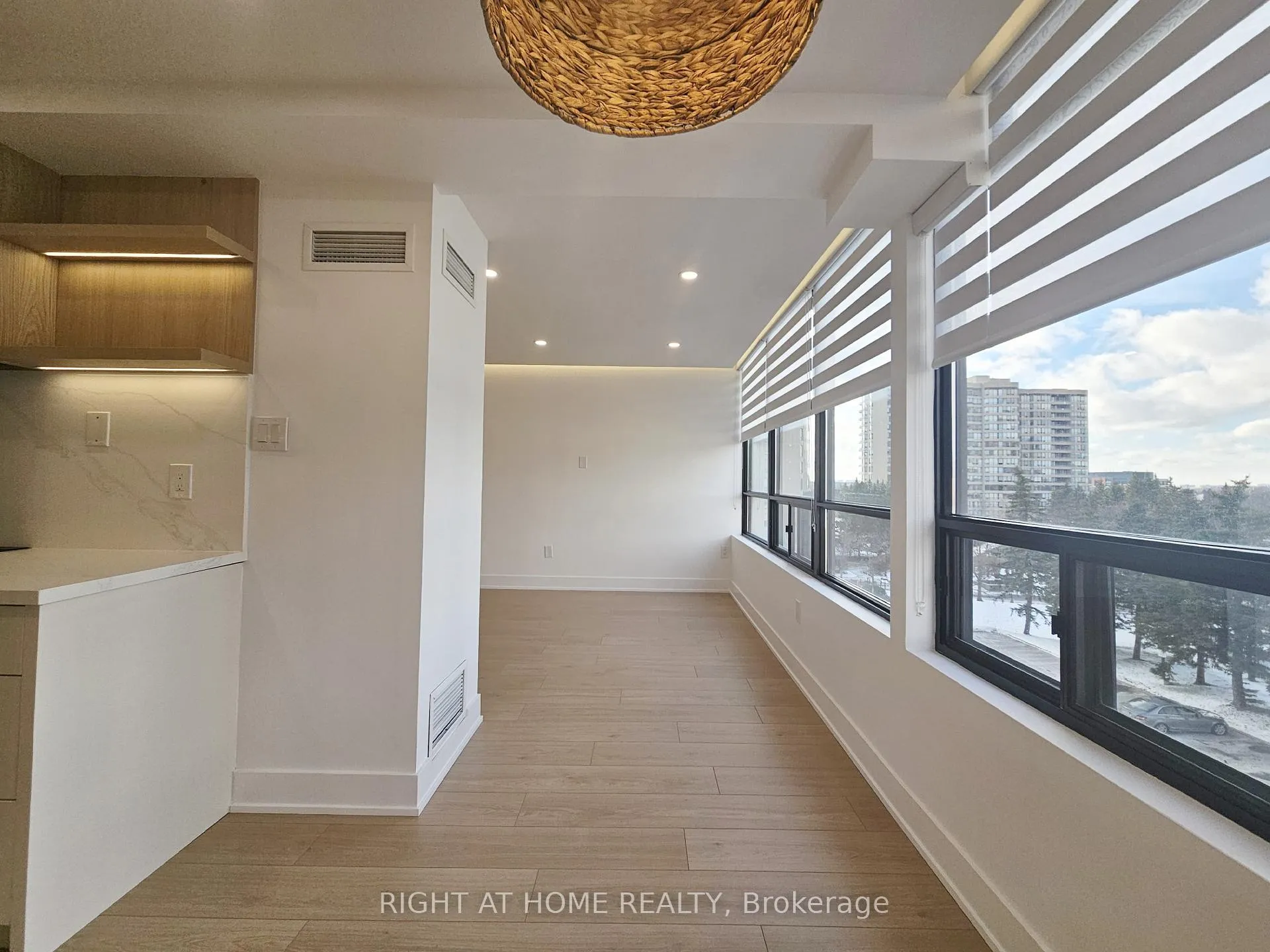 Photo 13 of Unit 512, 7460 Bathurst Street, Vaughan, Brownridge — HOMEH