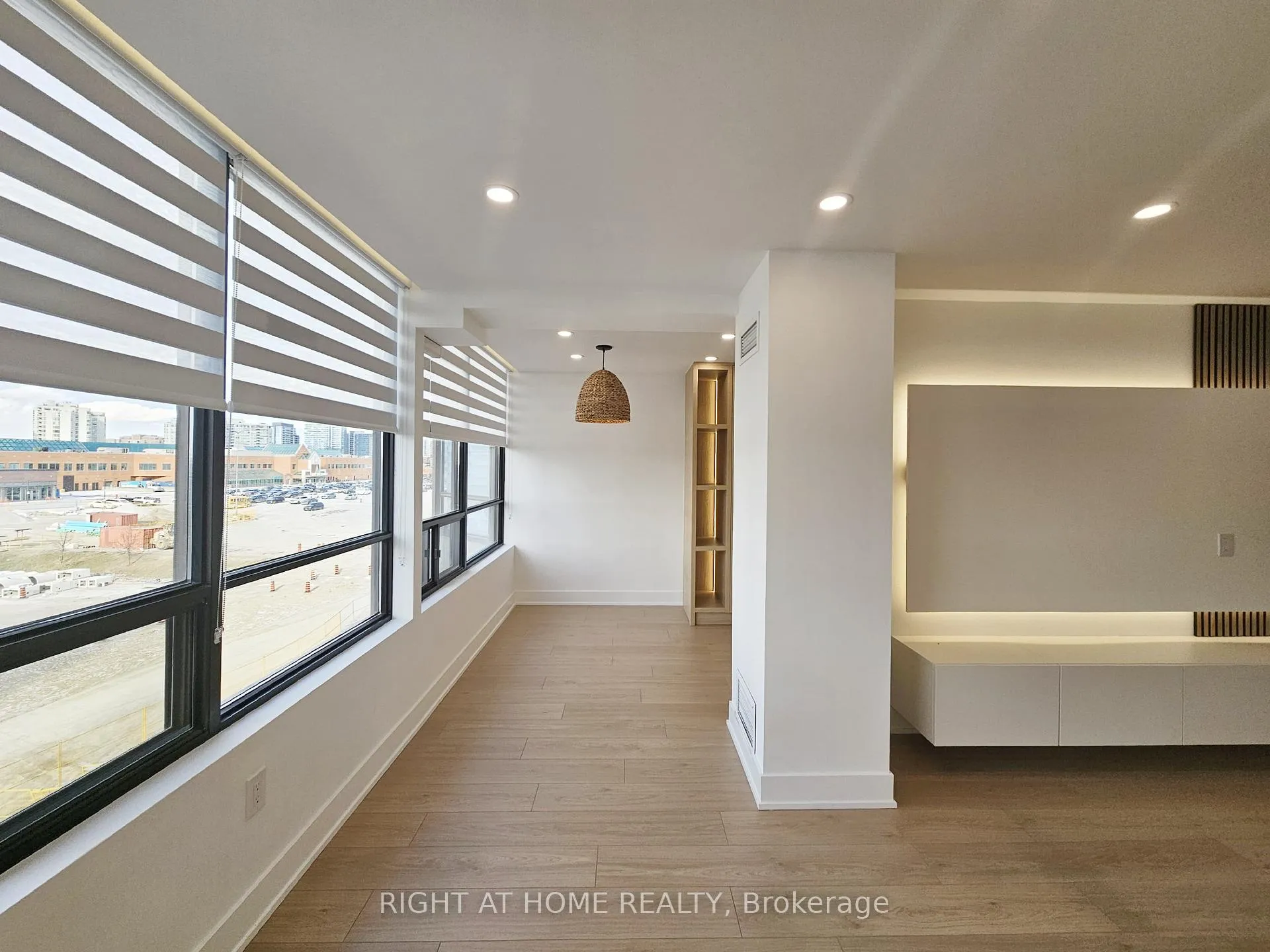 Photo 14 of Unit 512, 7460 Bathurst Street, Vaughan, Brownridge — HOMEH
