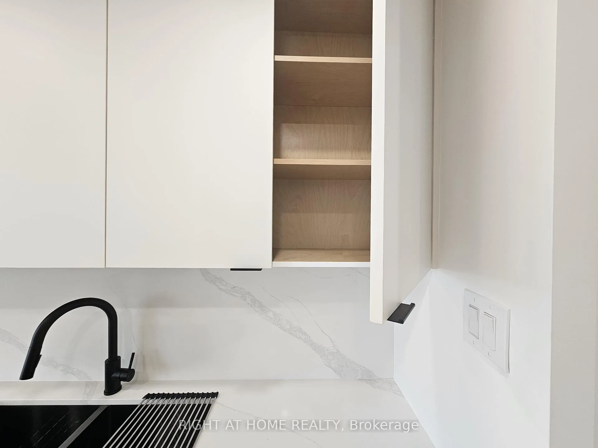 Photo 15 of Unit 512, 7460 Bathurst Street, Vaughan, Brownridge — HOMEH