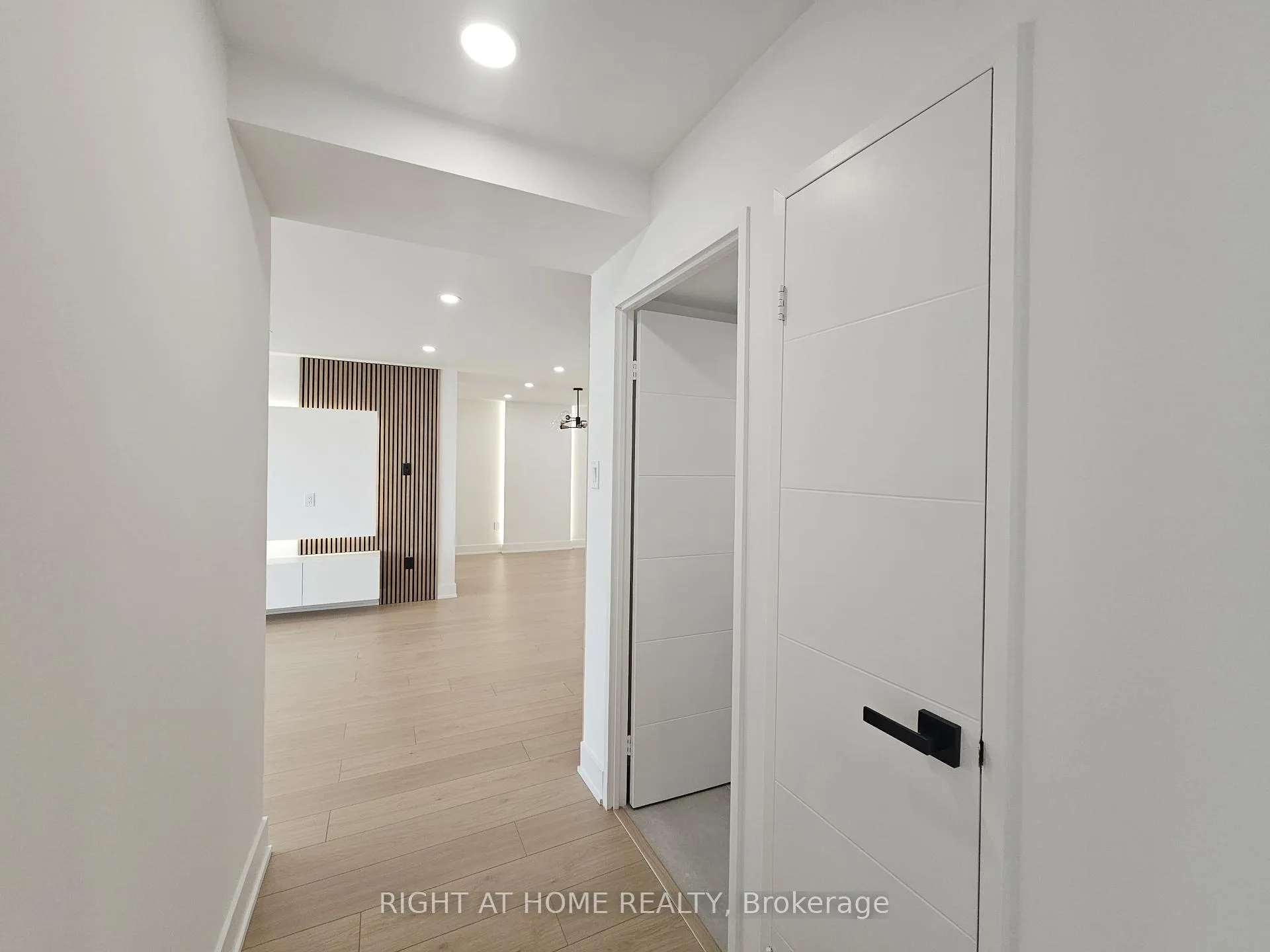 Photo 16 of Unit 512, 7460 Bathurst Street, Vaughan, Brownridge — HOMEH