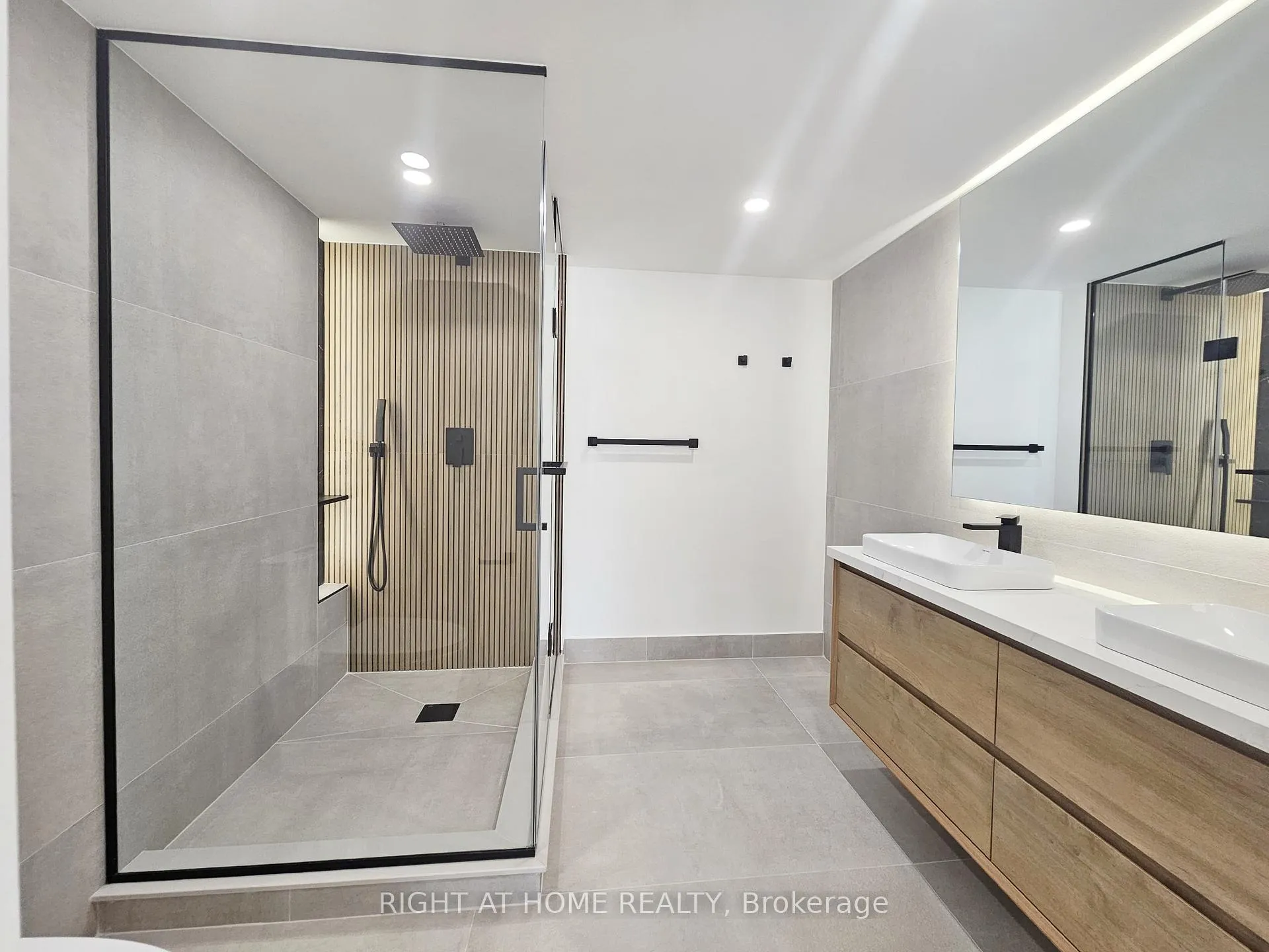 Photo 23 of Unit 512, 7460 Bathurst Street, Vaughan, Brownridge — HOMEH
