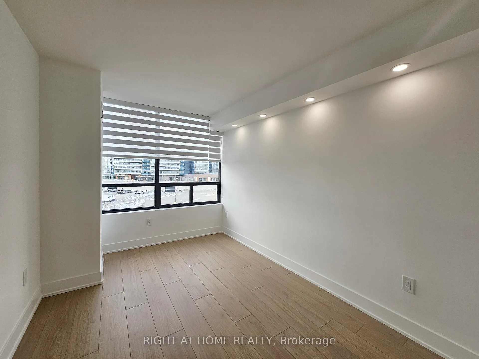 Photo 27 of Unit 512, 7460 Bathurst Street, Vaughan, Brownridge — HOMEH
