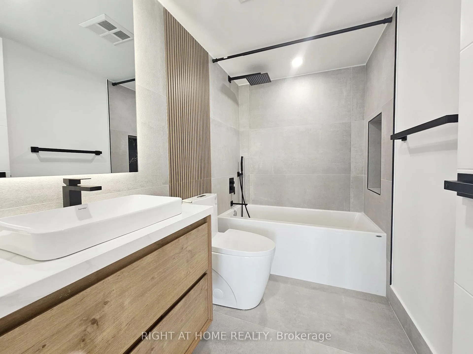 Photo 30 of Unit 512, 7460 Bathurst Street, Vaughan, Brownridge — HOMEH