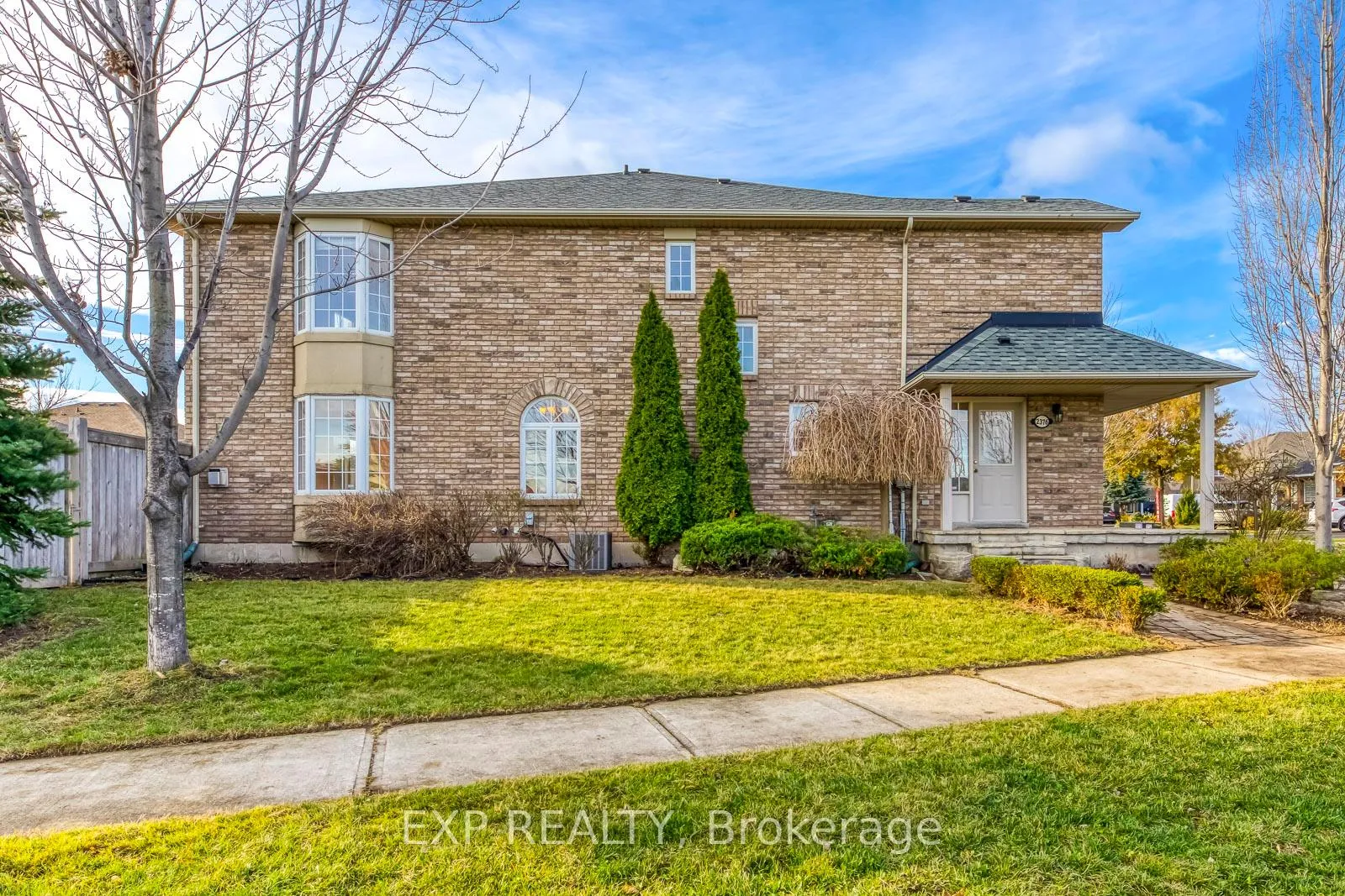 Photo 2 of 2376 Highcroft Road, Oakville, Westmount — HOMEH