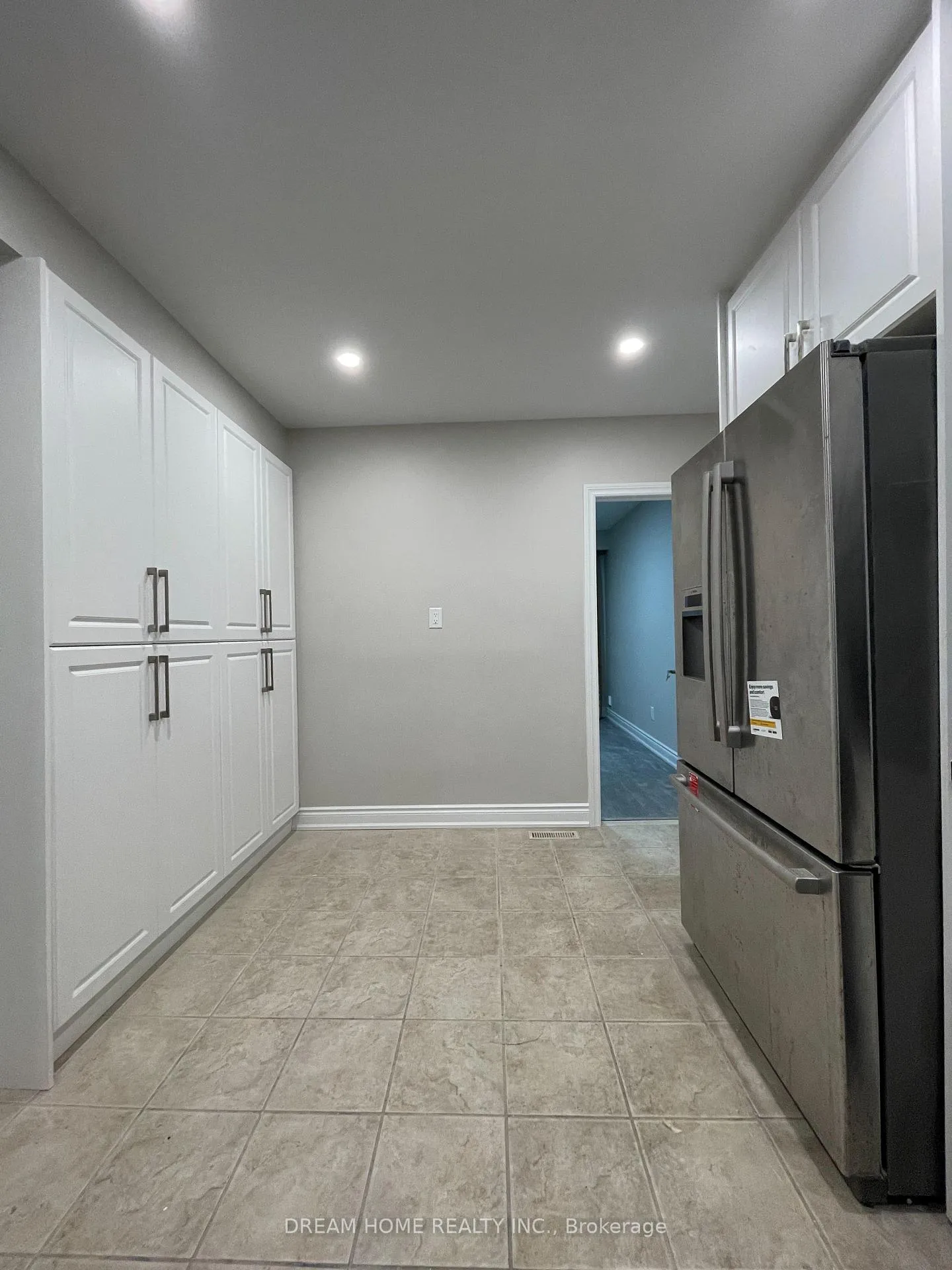 Photo 6 of 83 Painswick Crescent, North York, Pleasant View — HOMEH