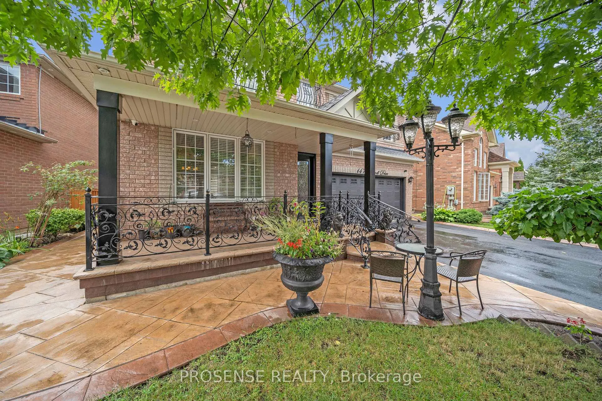 Photo 4 of 147 Whitwell Drive, Brampton, Vales of Castlemore — HOMEH