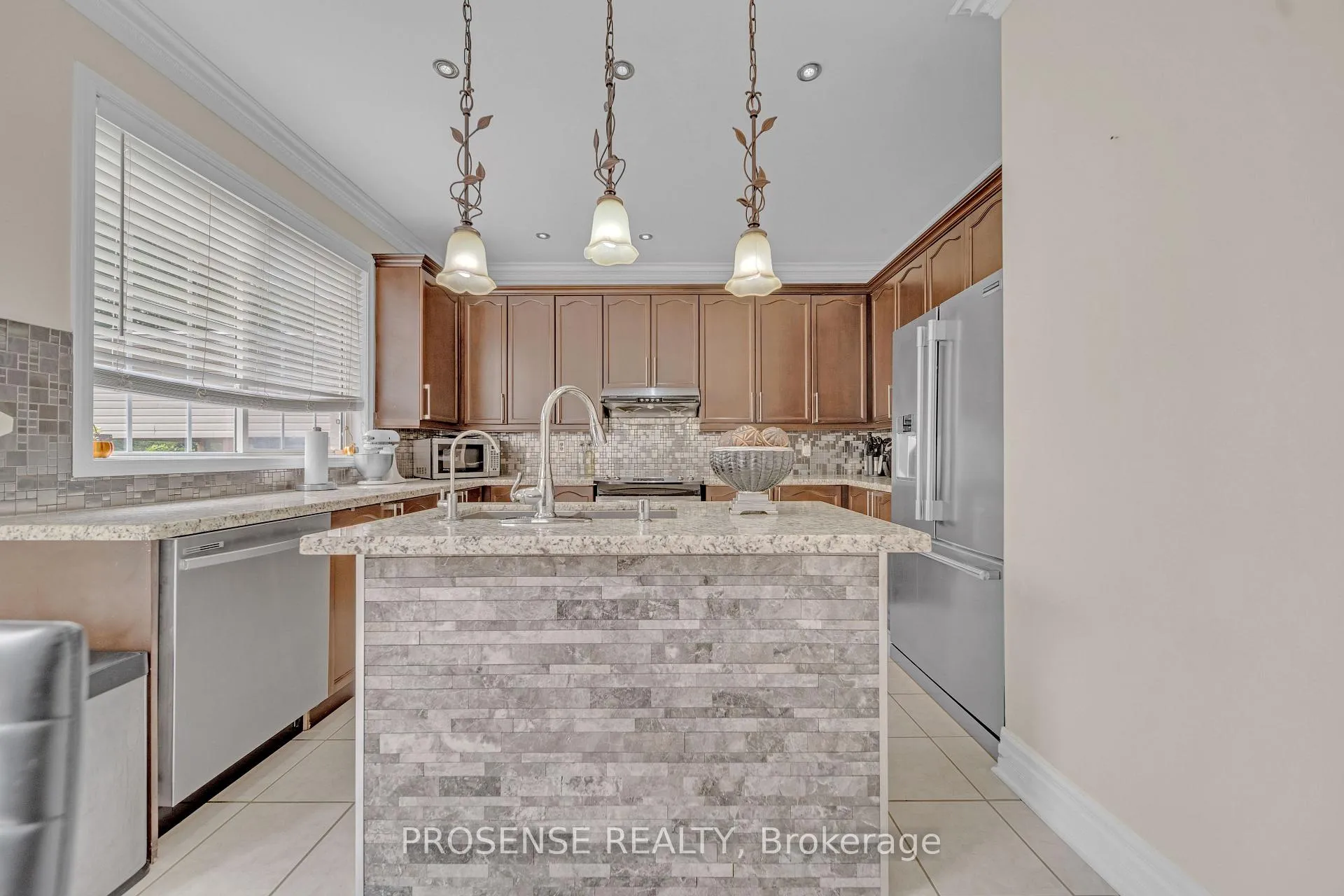 Photo 22 of 147 Whitwell Drive, Brampton, Vales of Castlemore — HOMEH