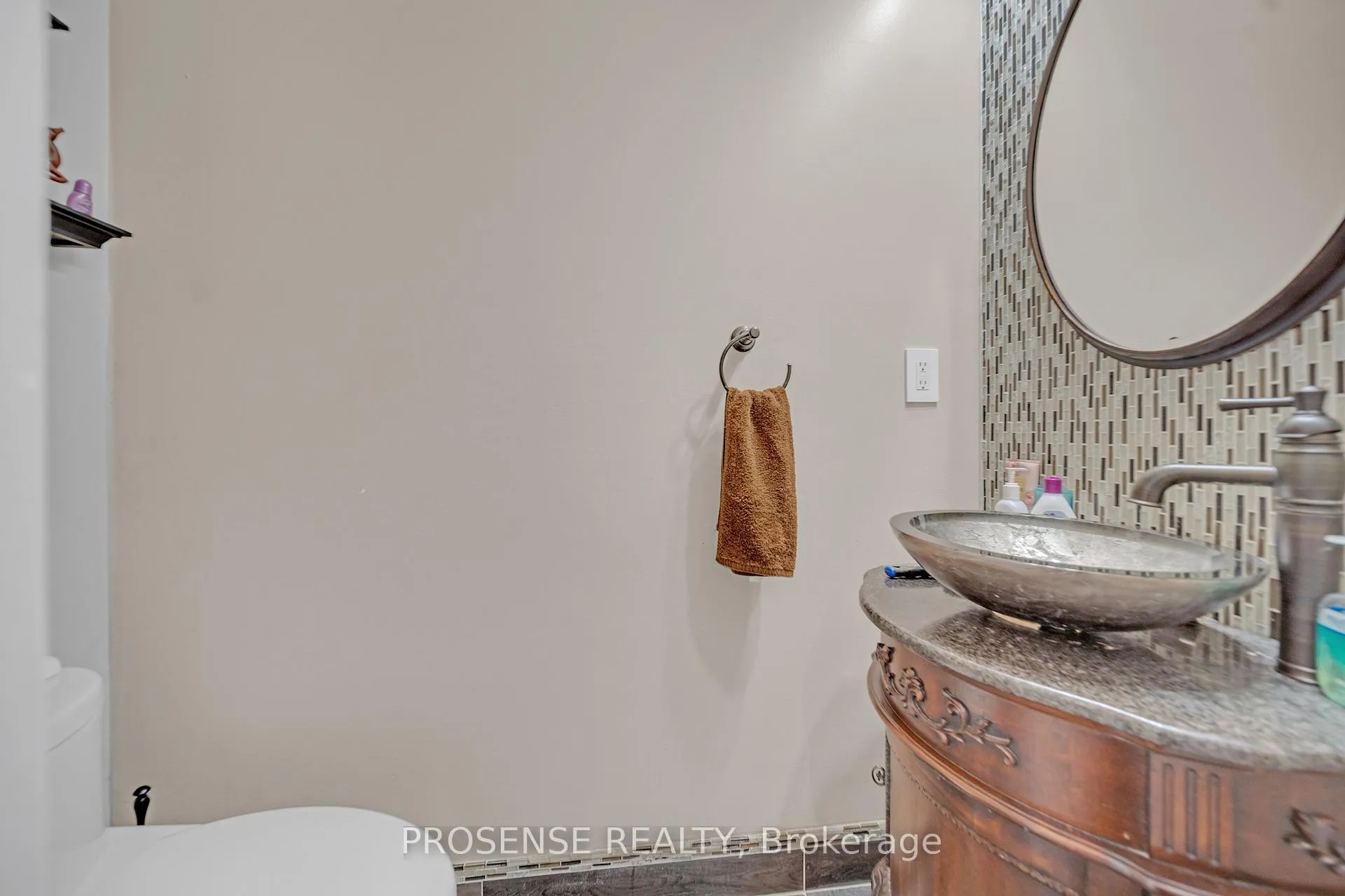 Photo 45 of 147 Whitwell Drive, Brampton, Vales of Castlemore — HOMEH