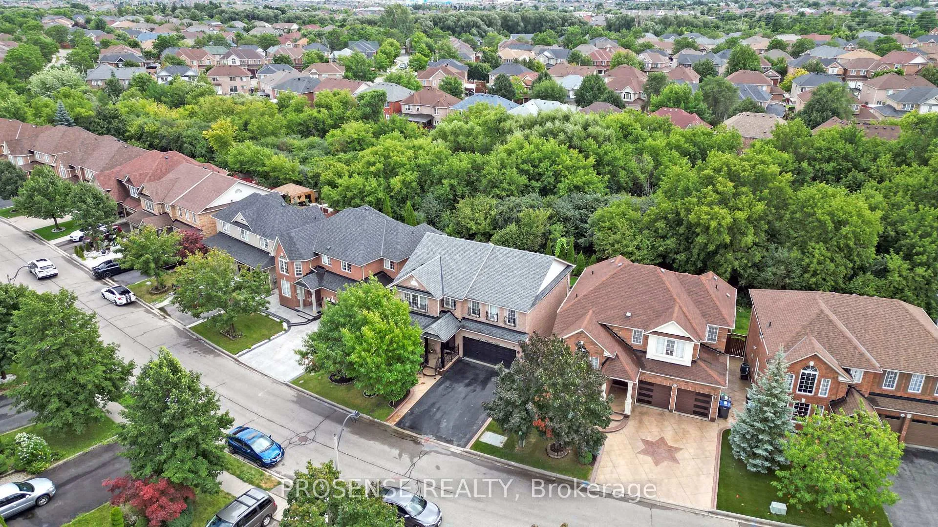 Photo 48 of 147 Whitwell Drive, Brampton, Vales of Castlemore — HOMEH
