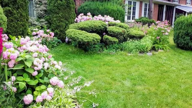 Photo 3 of 39 Deerford Road, North York, Don Valley Village — HOMEH