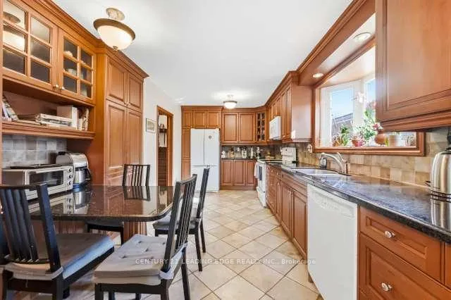 Photo 16 of 39 Deerford Road, North York, Don Valley Village — HOMEH