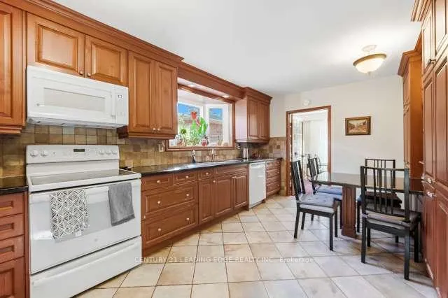 Photo 18 of 39 Deerford Road, North York, Don Valley Village — HOMEH
