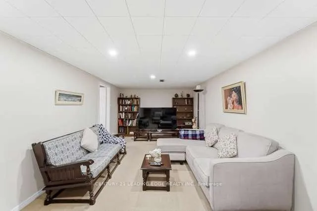 Photo 37 of 39 Deerford Road, North York, Don Valley Village — HOMEH