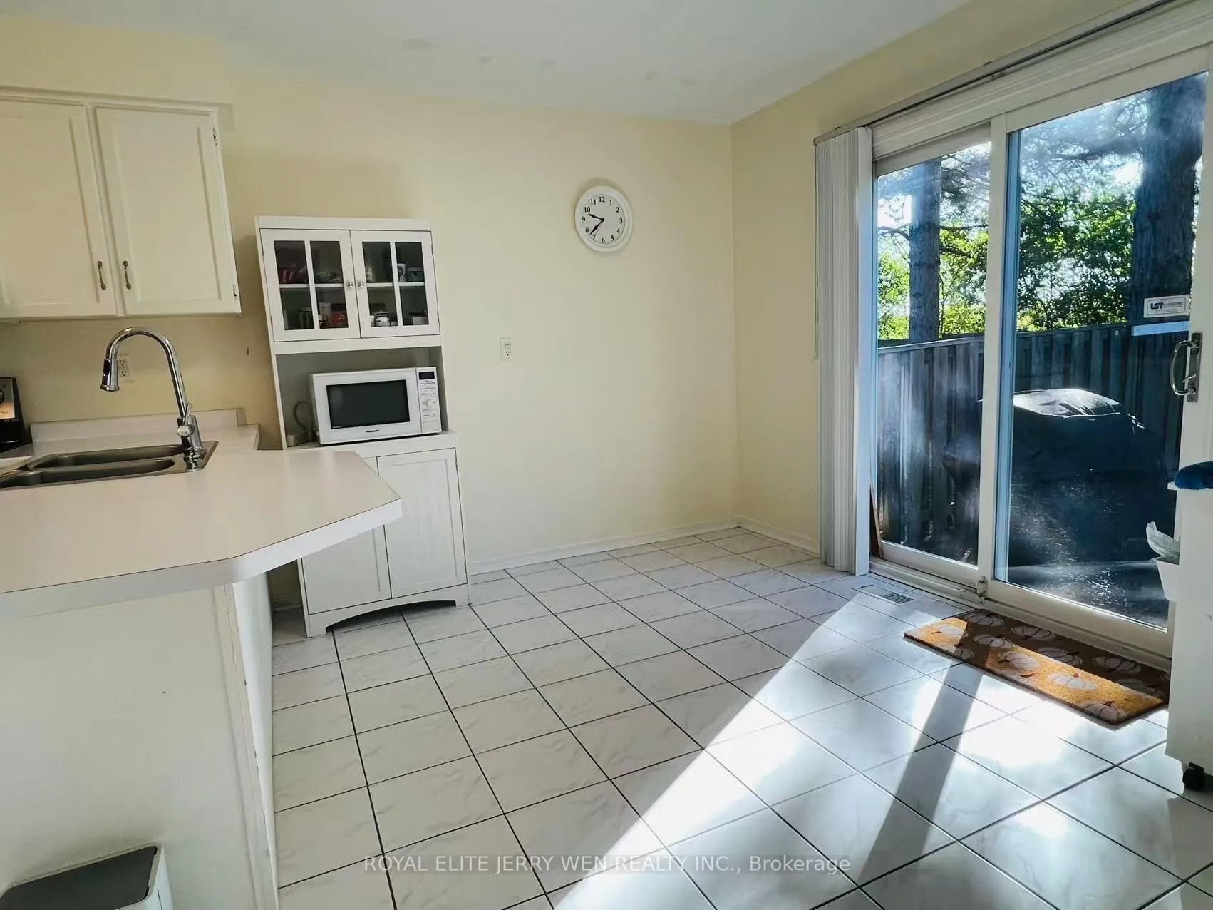 Photo 5 of 155 Green Bush Crescent, Vaughan, Crestwood-Springfarm-Yorkhill — HOMEH