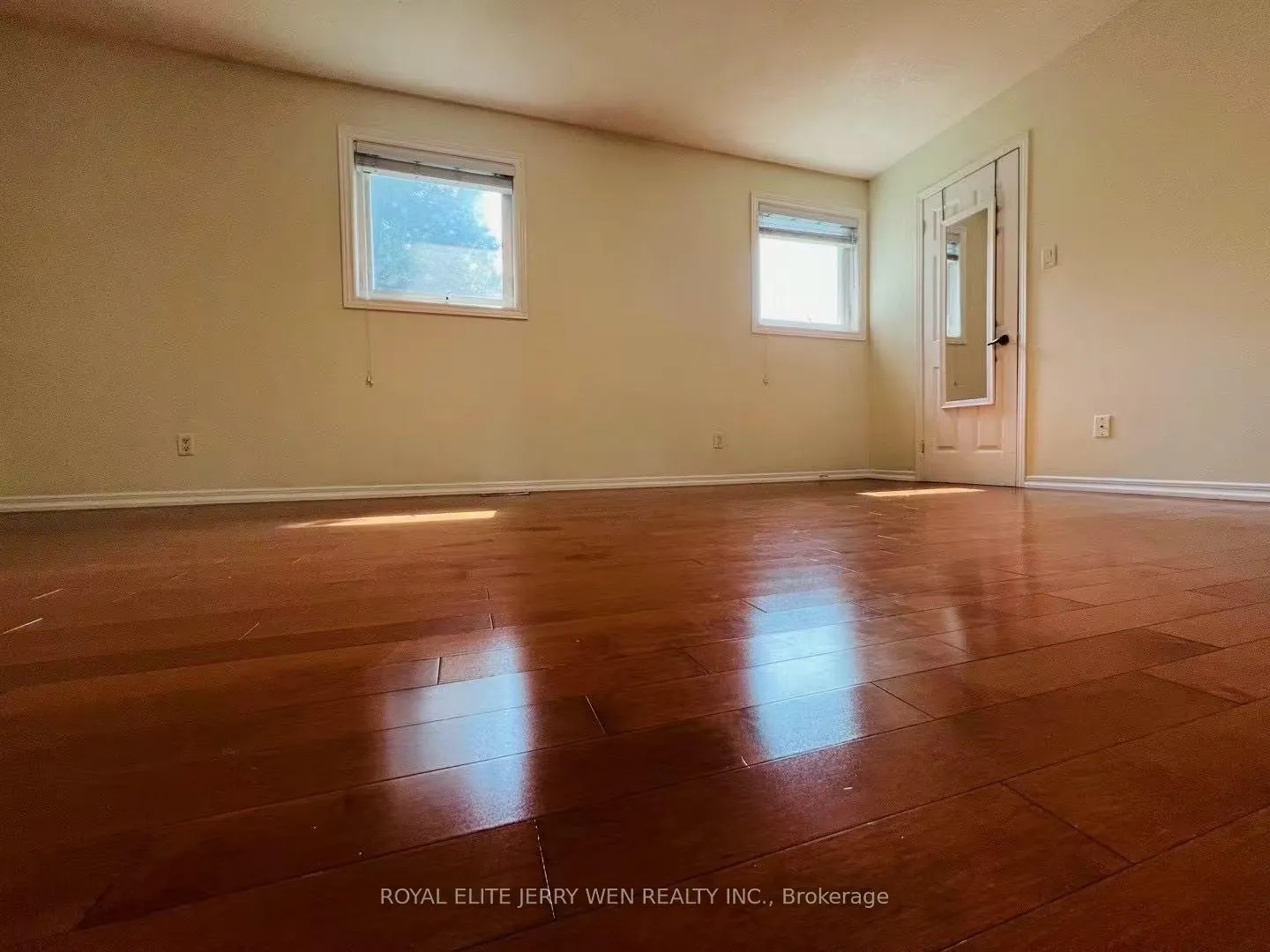 Photo 11 of 155 Green Bush Crescent, Vaughan, Crestwood-Springfarm-Yorkhill — HOMEH