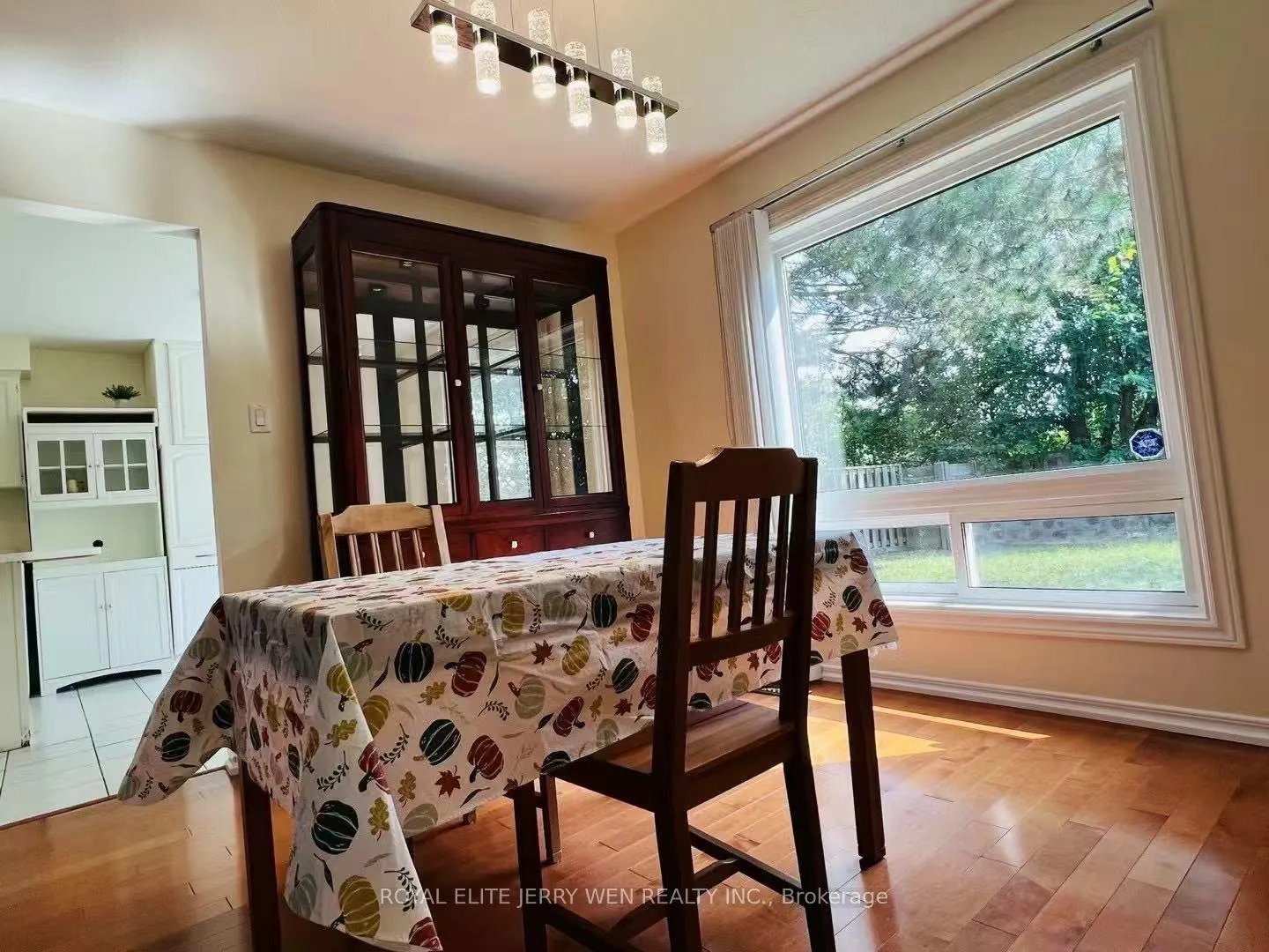 Photo 16 of 155 Green Bush Crescent, Vaughan, Crestwood-Springfarm-Yorkhill — HOMEH