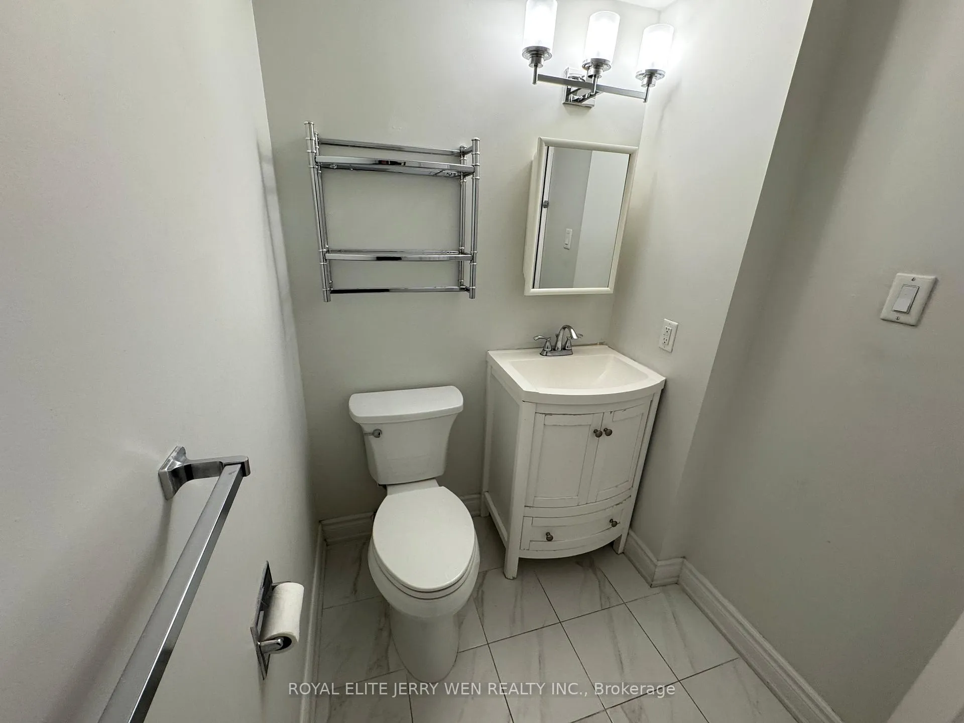 Photo 20 of 155 Green Bush Crescent, Vaughan, Crestwood-Springfarm-Yorkhill — HOMEH