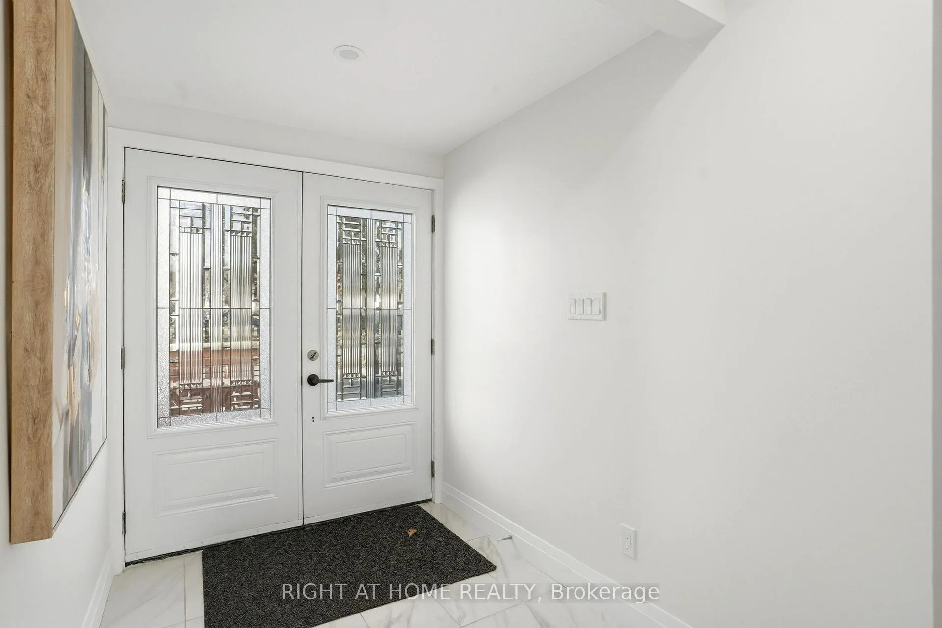 Photo 4 of 322 Melores Drive, Burlington, Appleby — HOMEH