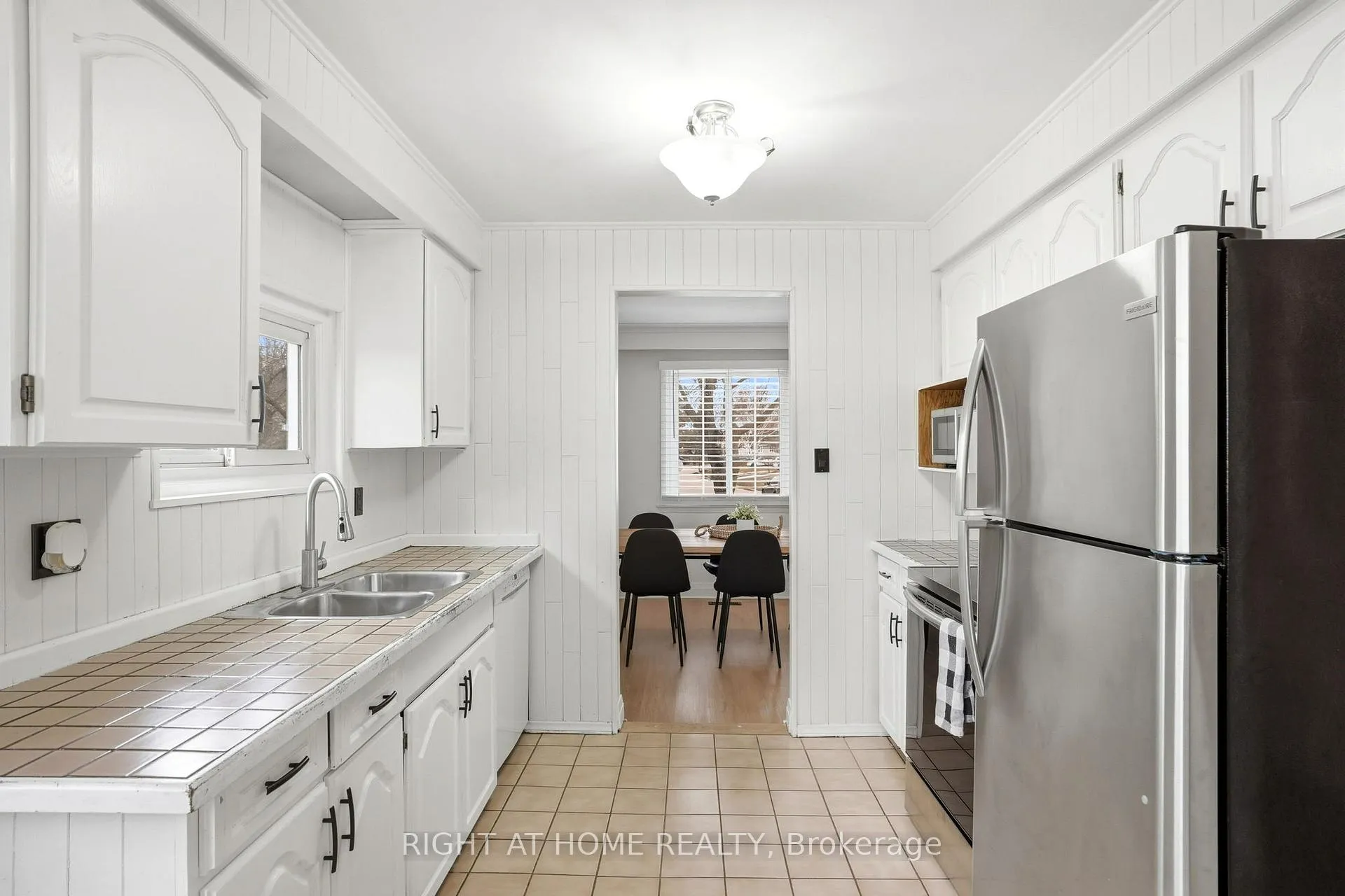 Photo 14 of 322 Melores Drive, Burlington, Appleby — HOMEH