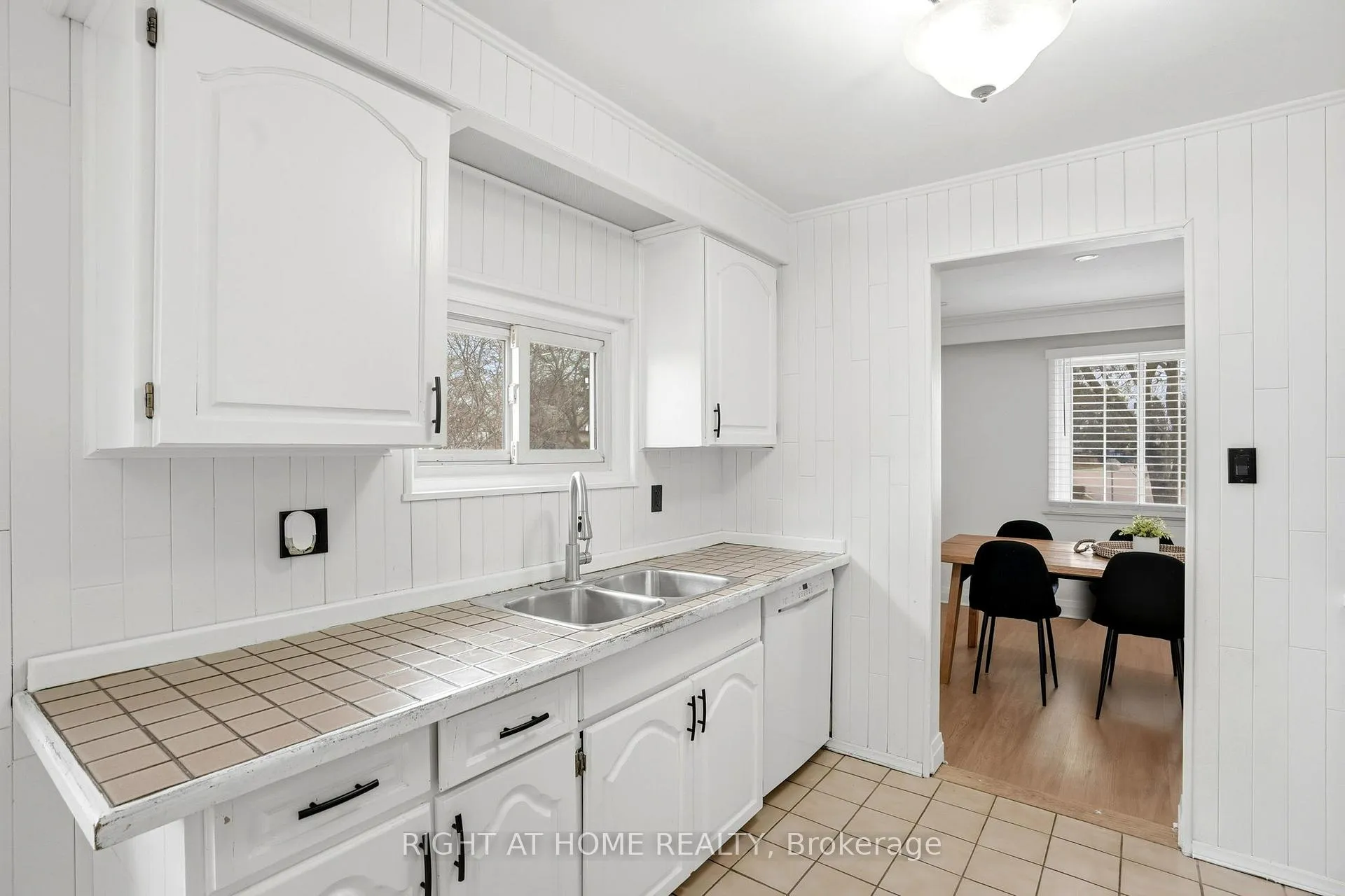 Photo 17 of 322 Melores Drive, Burlington, Appleby — HOMEH
