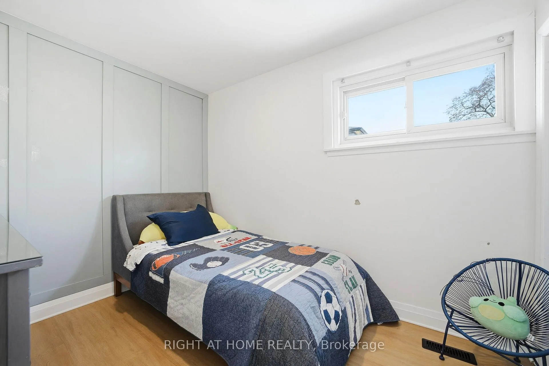 Photo 20 of 322 Melores Drive, Burlington, Appleby — HOMEH