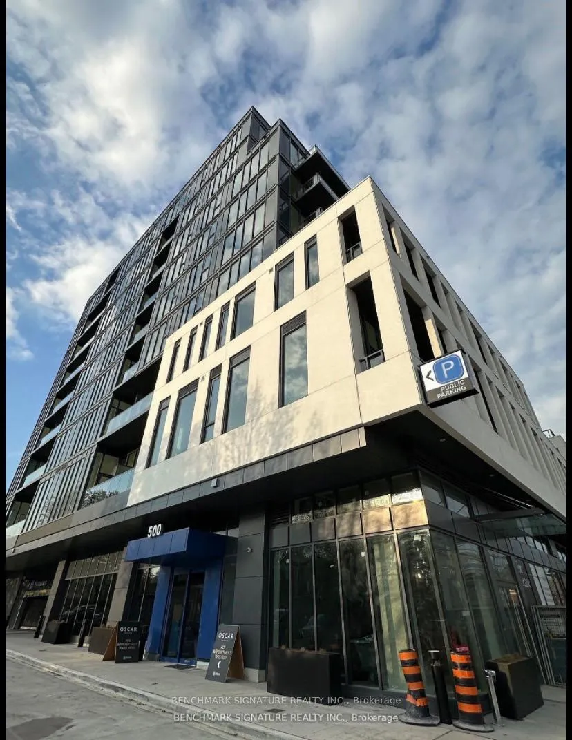 Front of Unit 709, 500 Dupont Street