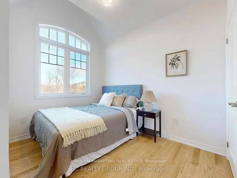 Photo 5 of Unit 5, 66 Main Street, King, Schomberg — HOMEH