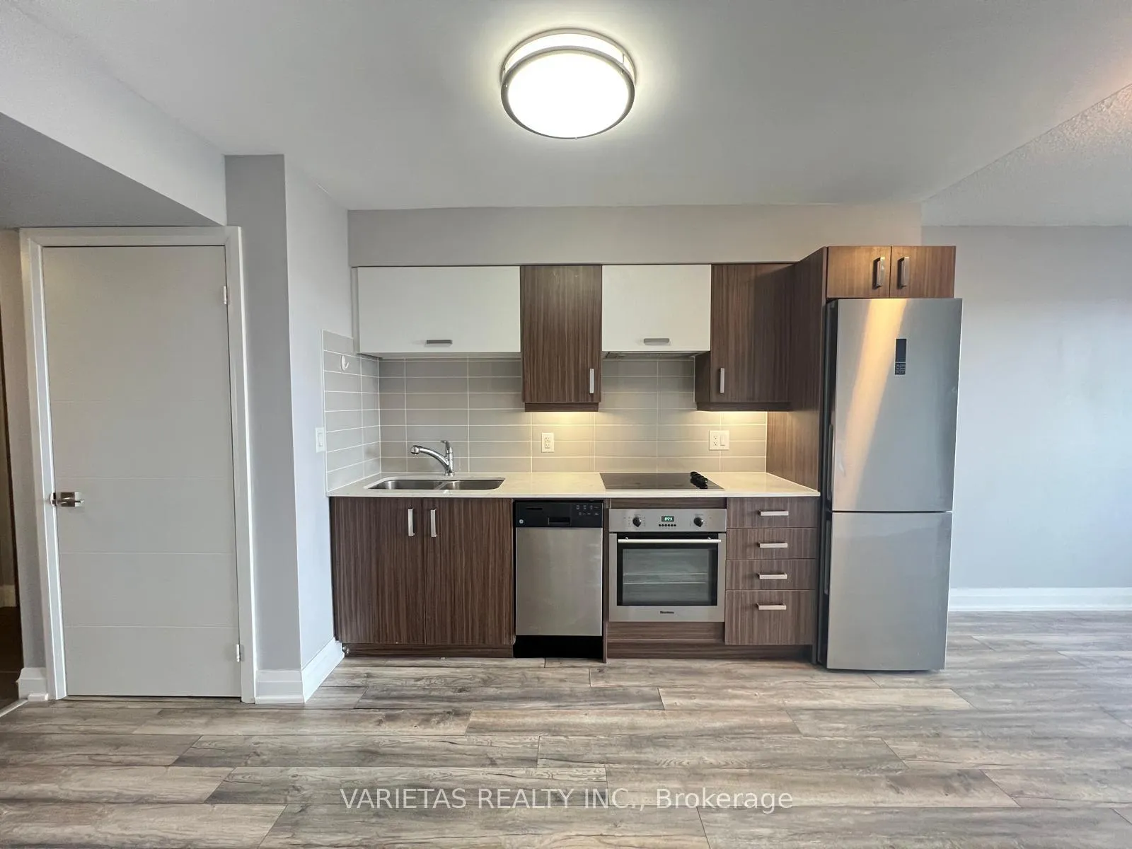 Photo 5 of Unit 1211, 18 Uptown Drive, Markham, Unionville — HOMEH