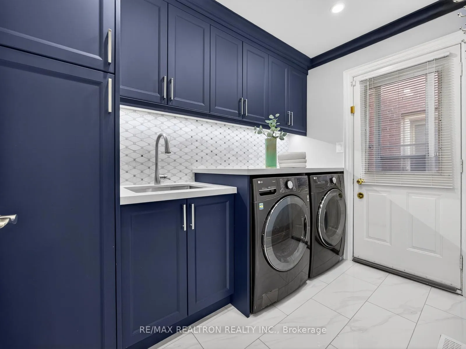 Photo 13 of 33 Ritchie Avenue, Ajax, Central — HOMEH