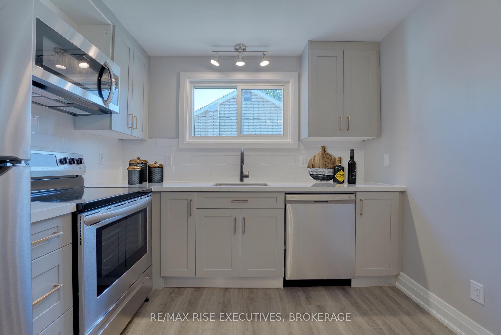 Photo 5 of Unit 2, 19 Baker Street, Kingston, Rideau — HOMEH
