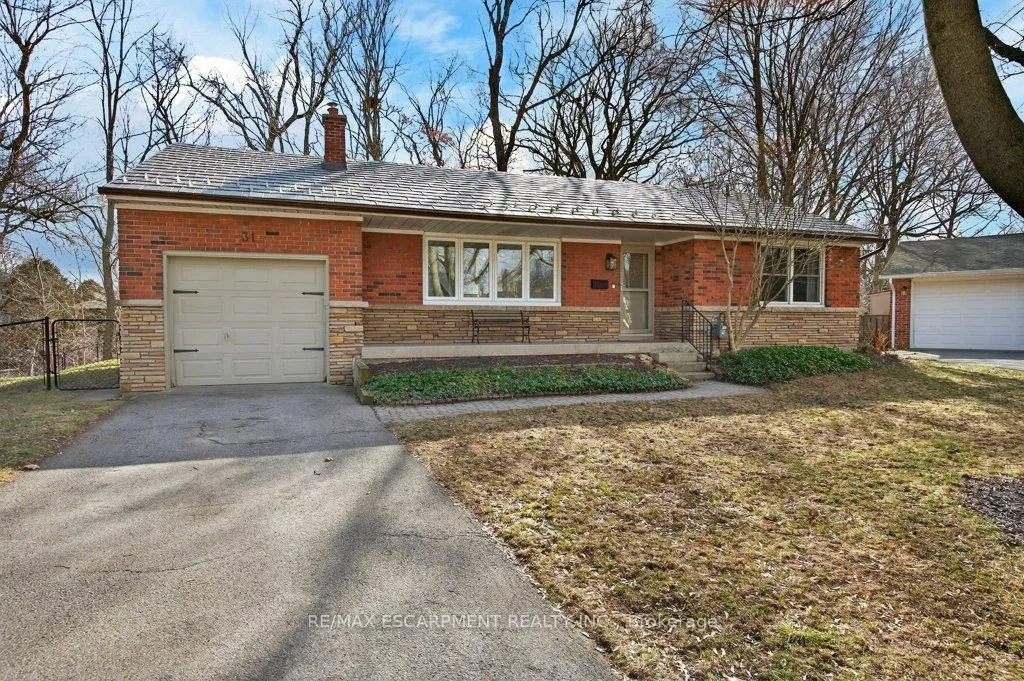 Photo 2 of 31 Dunning Court, Hamilton, Dundas — HOMEH