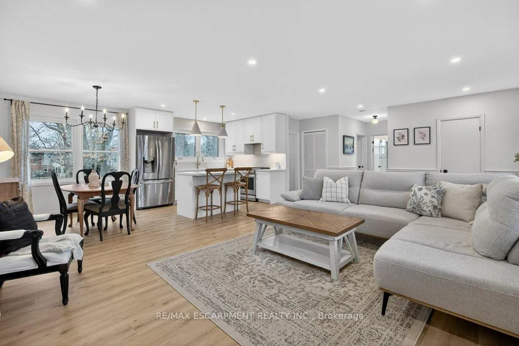 Photo 9 of 31 Dunning Court, Hamilton, Dundas — HOMEH
