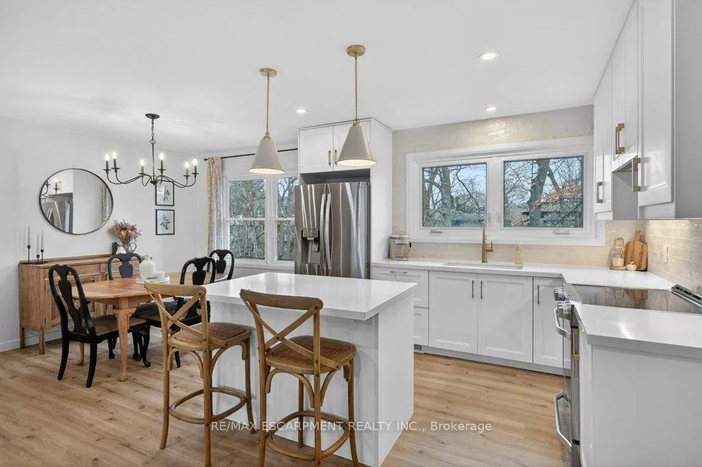 Photo 12 of 31 Dunning Court, Hamilton, Dundas — HOMEH