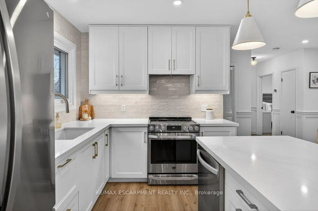Photo 14 of 31 Dunning Court, Hamilton, Dundas — HOMEH