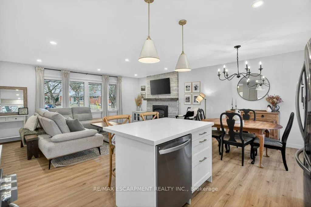 Photo 15 of 31 Dunning Court, Hamilton, Dundas — HOMEH