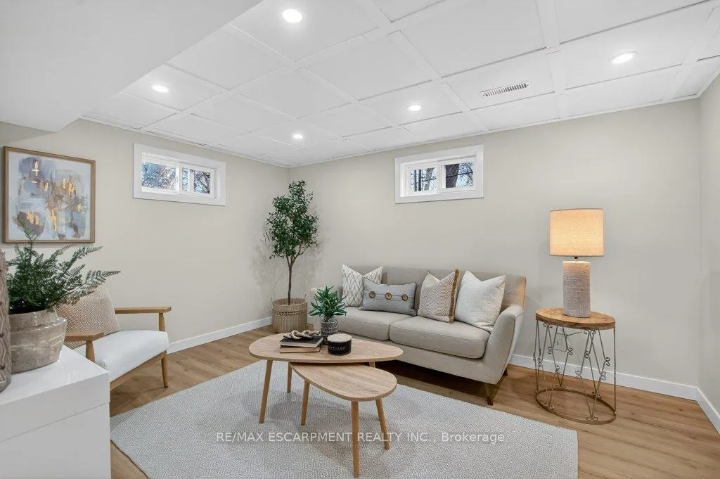 Photo 27 of 31 Dunning Court, Hamilton, Dundas — HOMEH