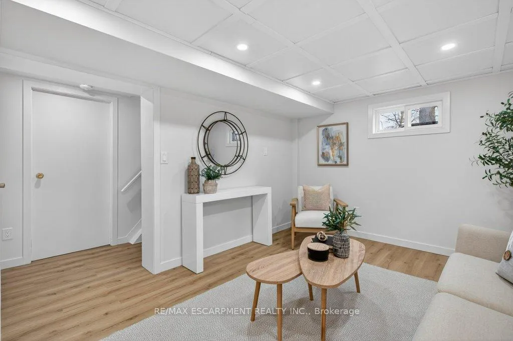 Photo 28 of 31 Dunning Court, Hamilton, Dundas — HOMEH