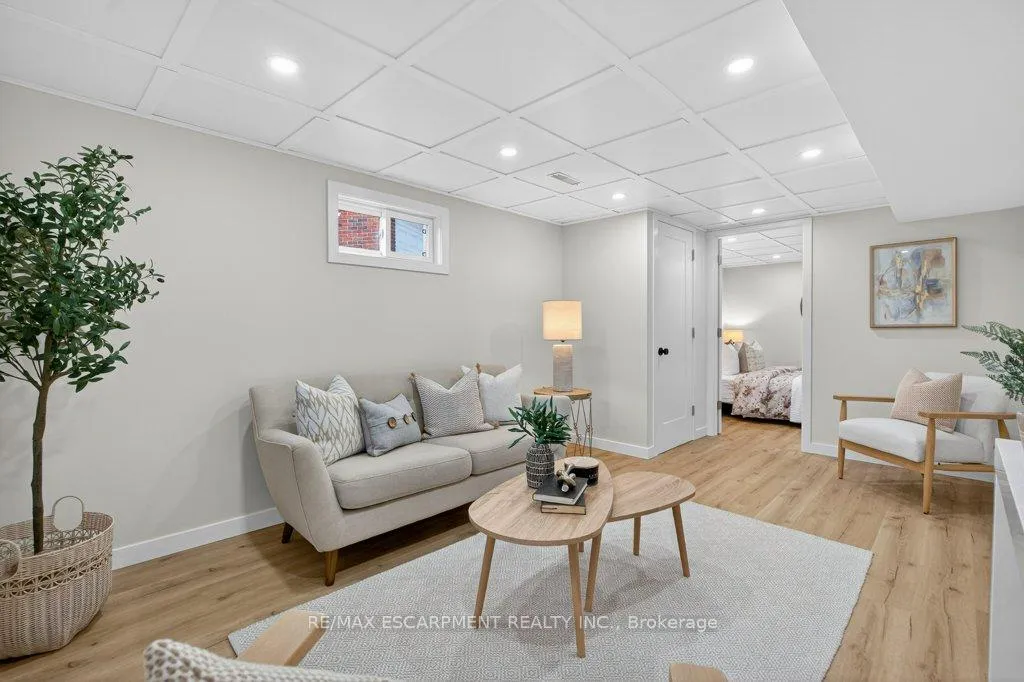 Photo 29 of 31 Dunning Court, Hamilton, Dundas — HOMEH