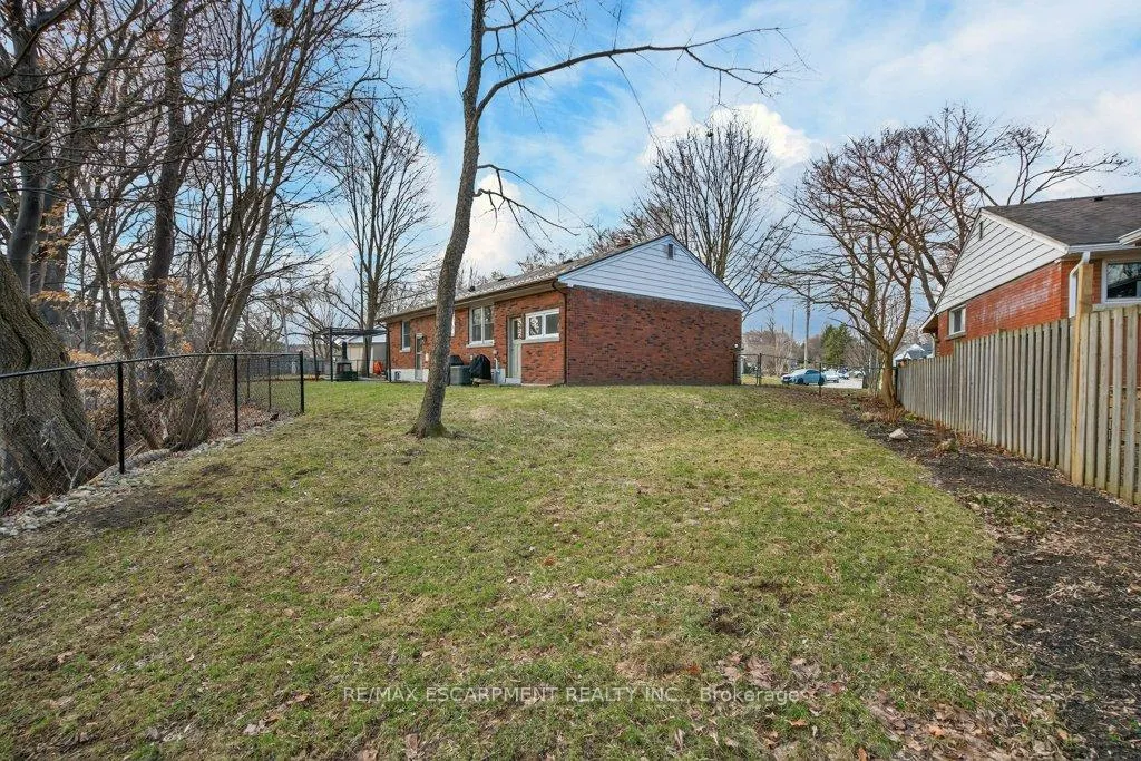 Photo 37 of 31 Dunning Court, Hamilton, Dundas — HOMEH