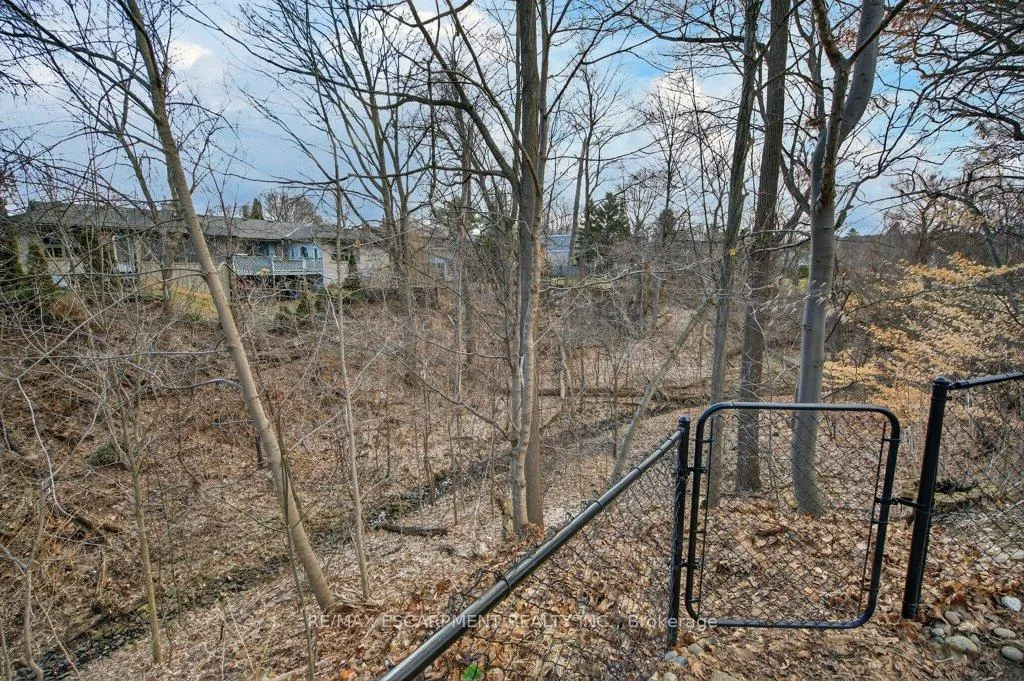 Photo 38 of 31 Dunning Court, Hamilton, Dundas — HOMEH