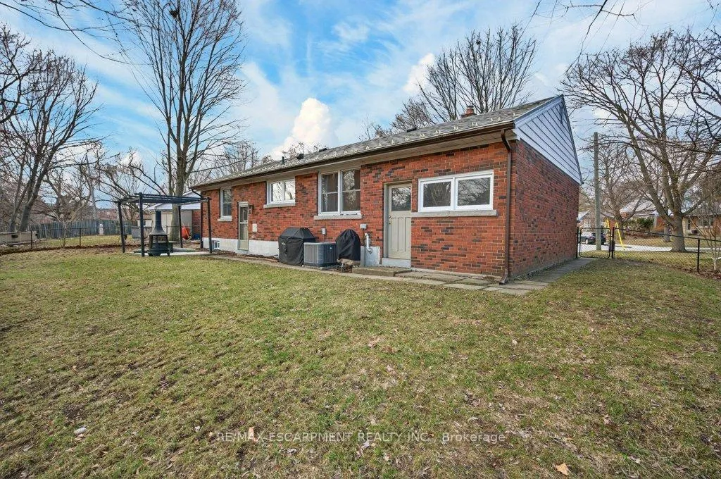 Photo 39 of 31 Dunning Court, Hamilton, Dundas — HOMEH