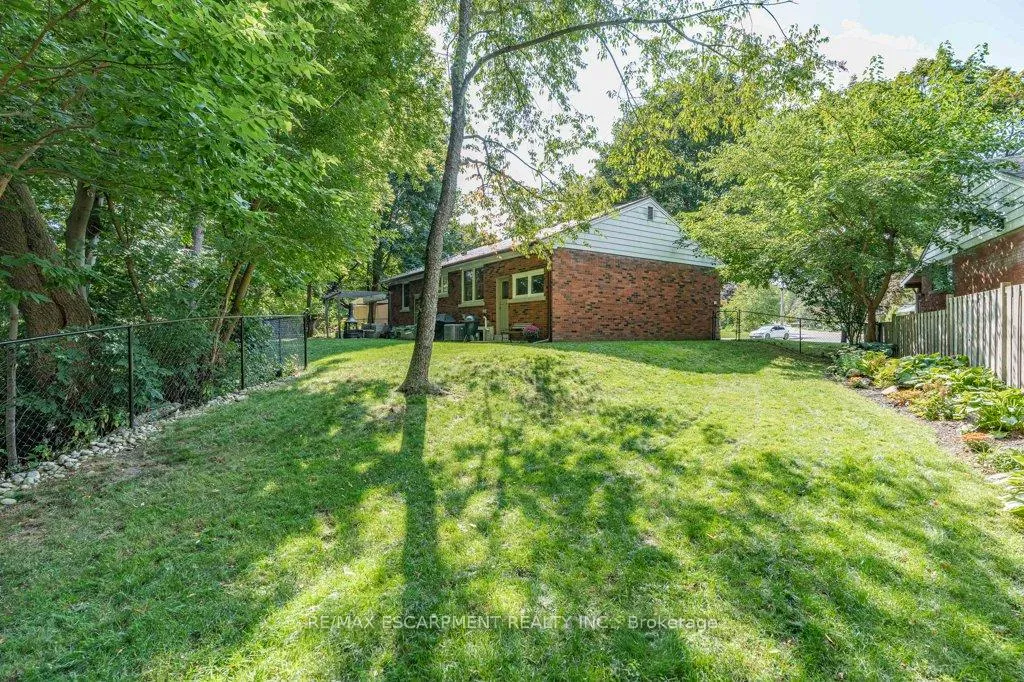 Photo 43 of 31 Dunning Court, Hamilton, Dundas — HOMEH