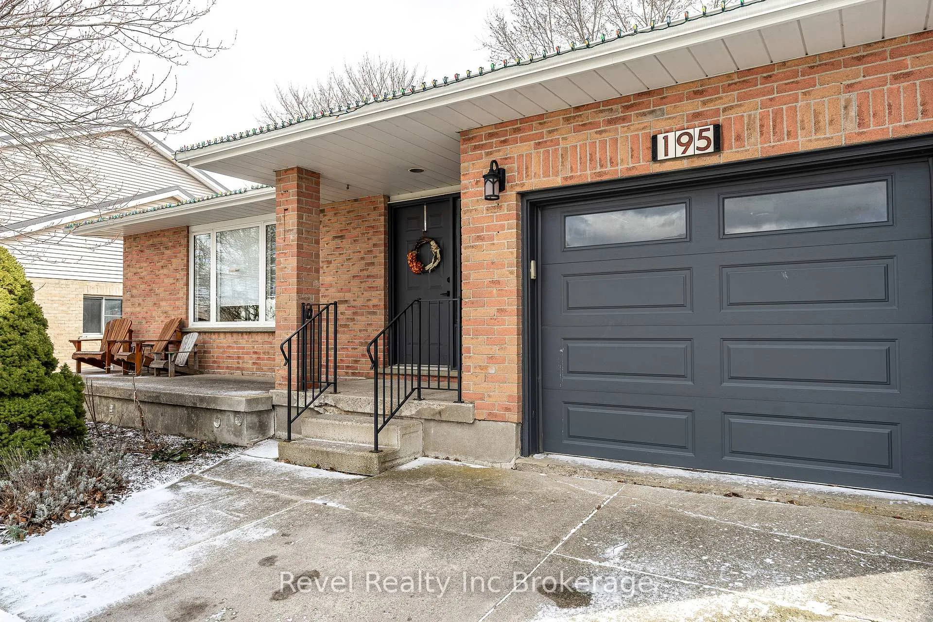 Photo 2 of 195 Freeland Drive, Stratford — HOMEH