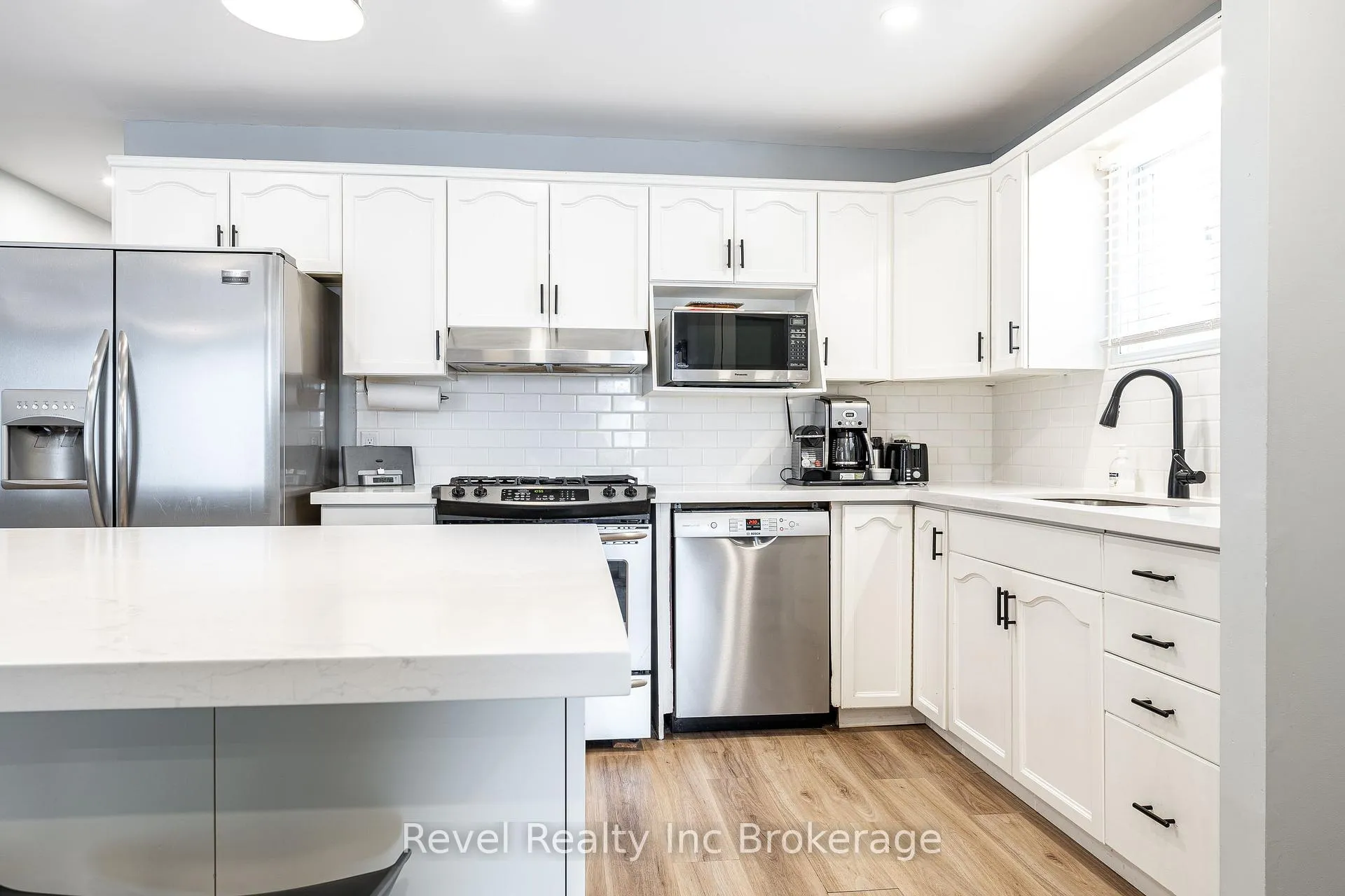 Photo 5 of 195 Freeland Drive, Stratford — HOMEH