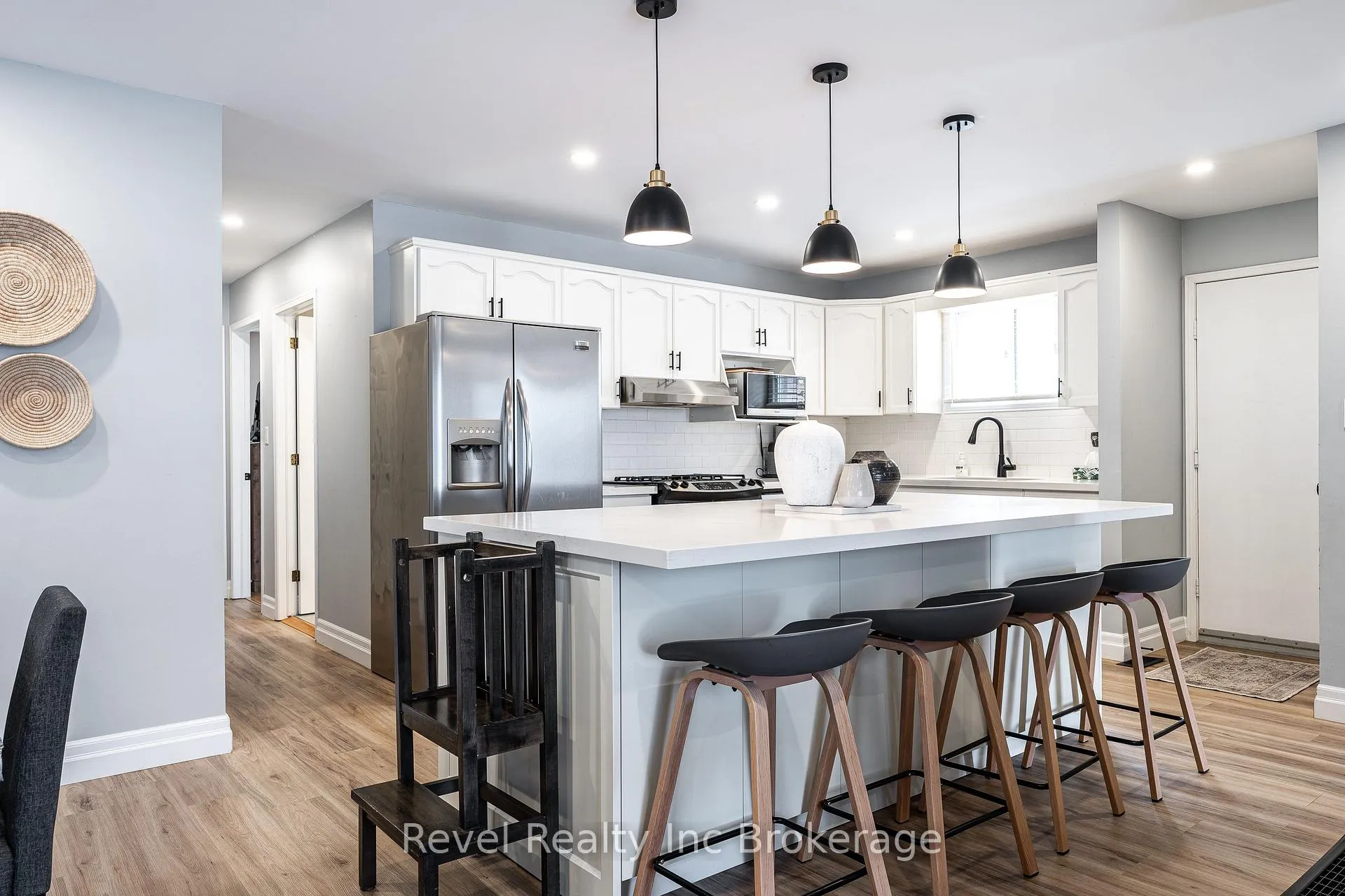 Photo 10 of 195 Freeland Drive, Stratford — HOMEH