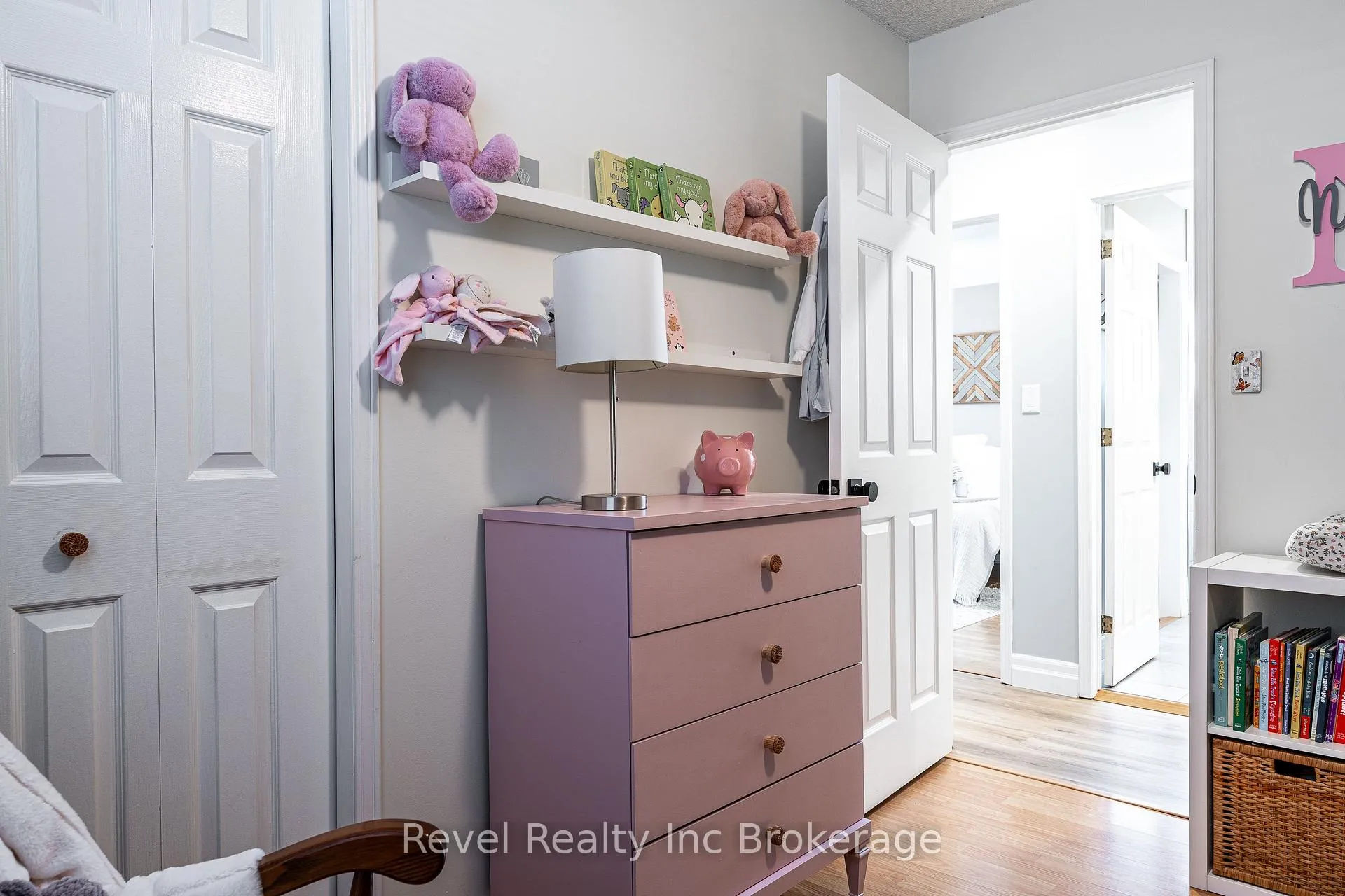 Photo 12 of 195 Freeland Drive, Stratford — HOMEH