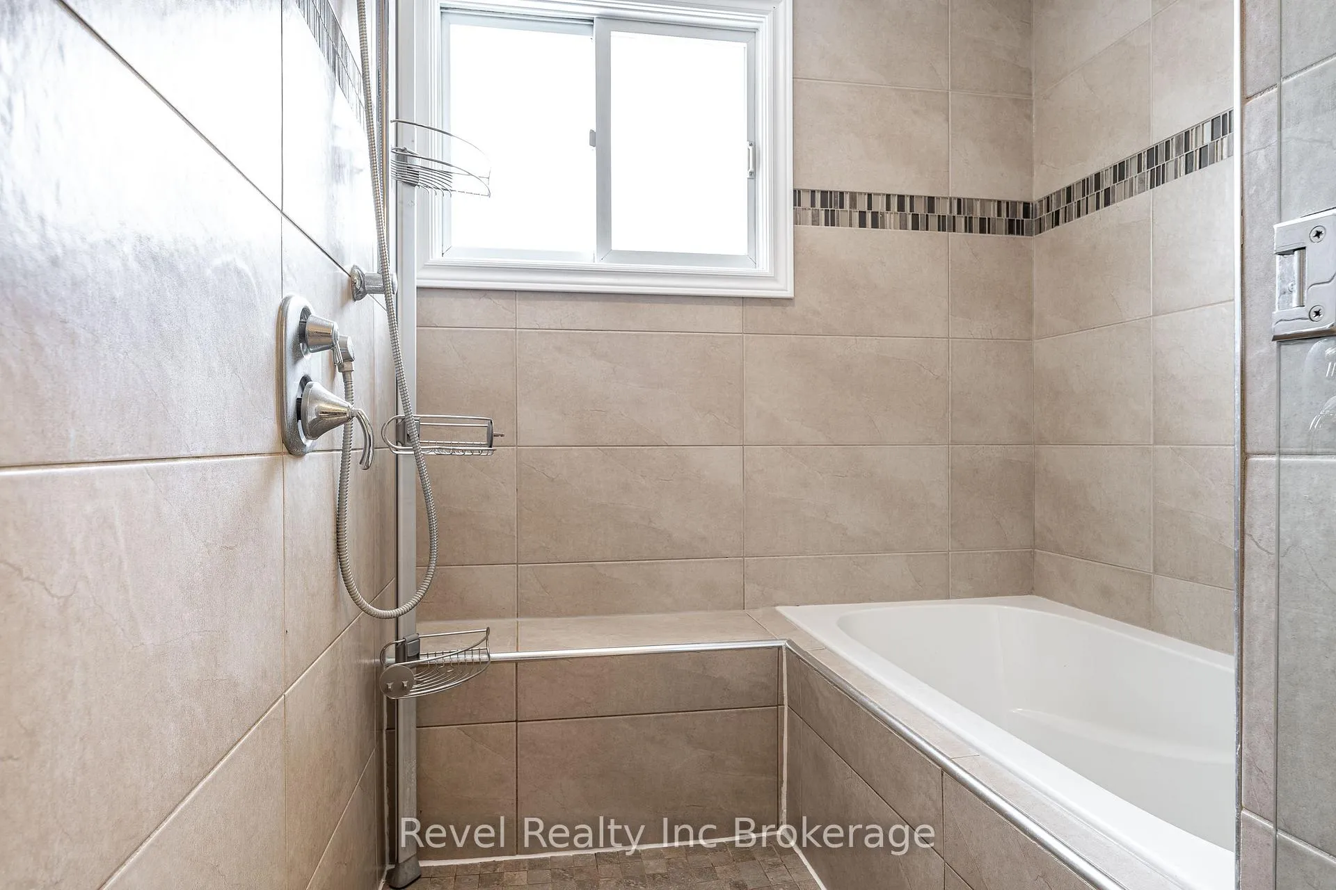 Photo 18 of 195 Freeland Drive, Stratford — HOMEH