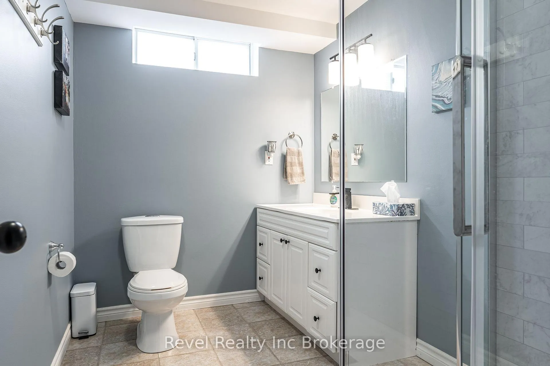 Photo 21 of 195 Freeland Drive, Stratford — HOMEH