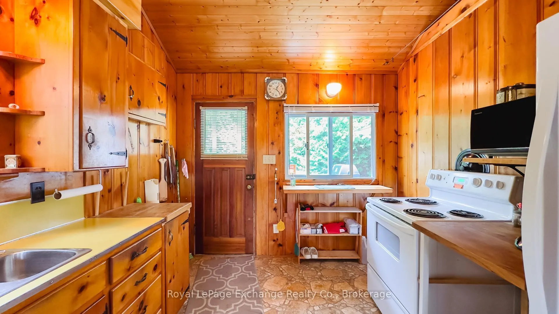 Photo 17 of 40 vozka Drive, Huron-Kinloss — HOMEH